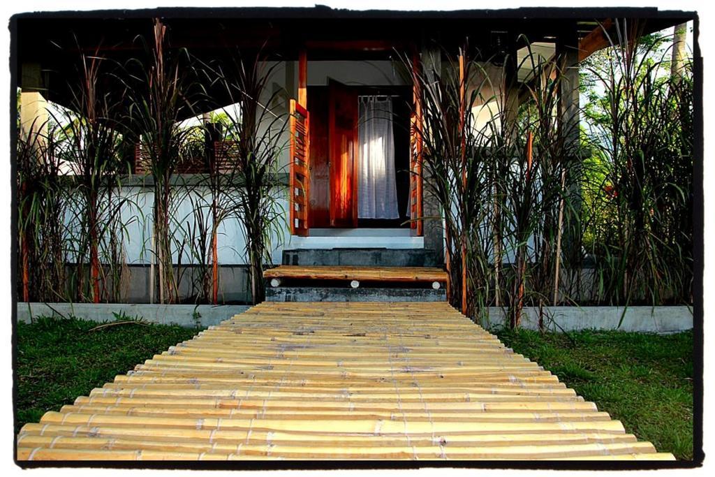 Somewhere Else Boutique Resort Mambajao Phòng bức ảnh